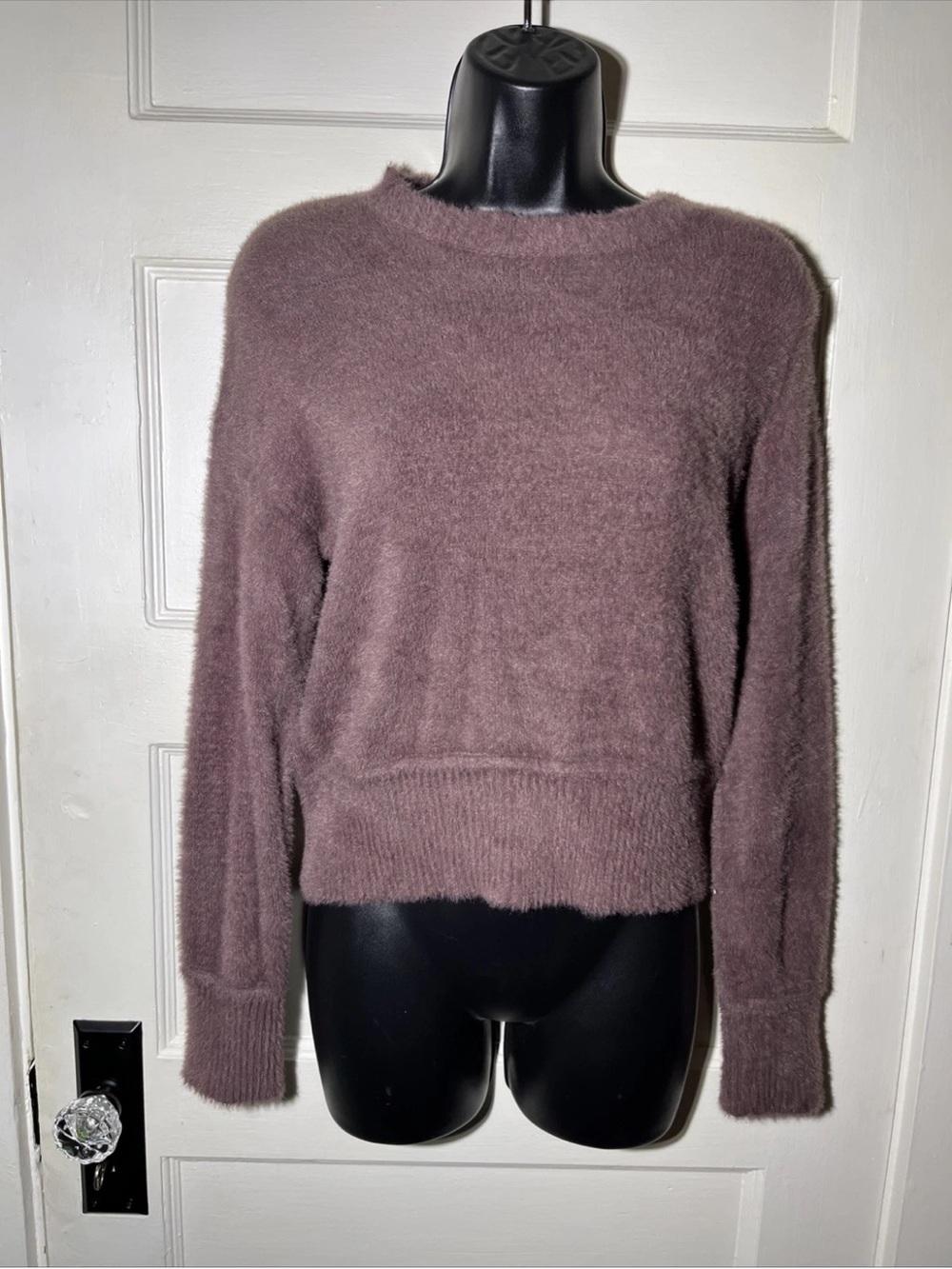 Women’s Sweater Size XS Hippie Rose Mauve Fuzzy Pullover Crew Neck
